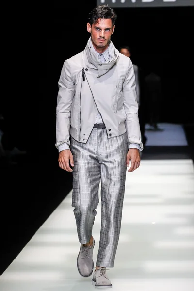 Look 9